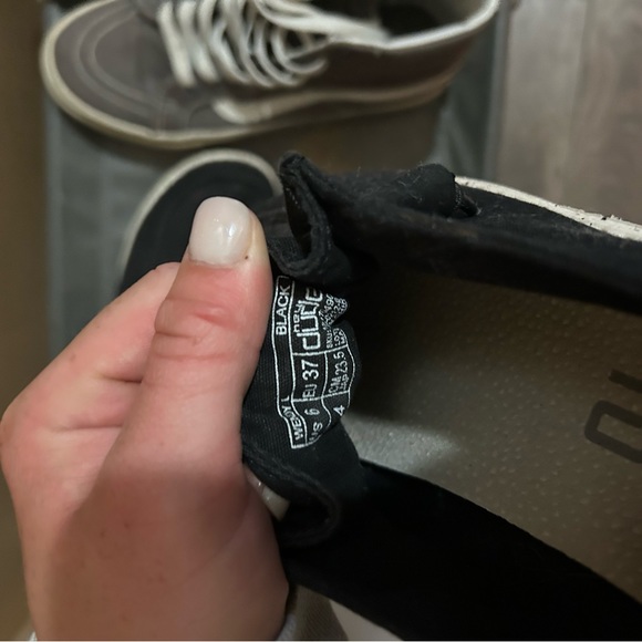 Black Womens hey dudes - Picture 3 of 3